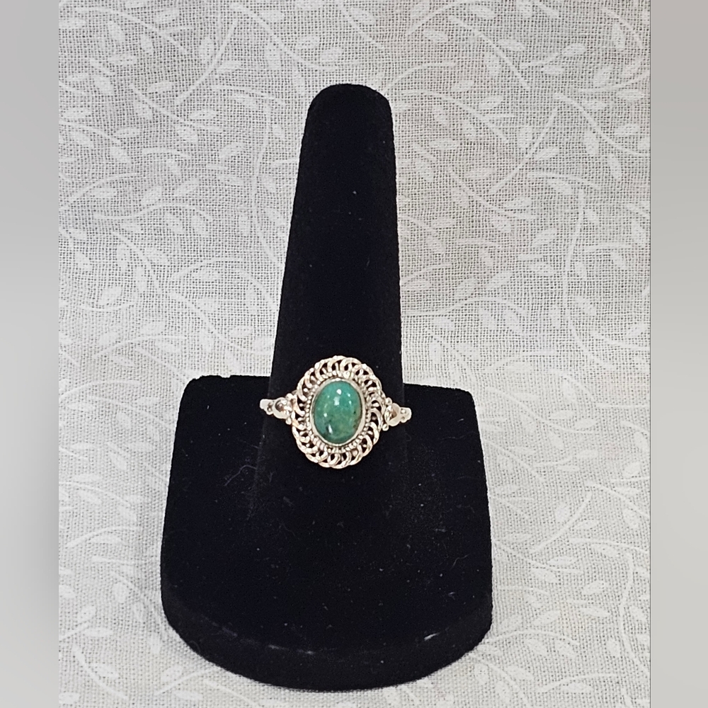 Sterling Silver Green Turquoise Gemstone Ring Size 7